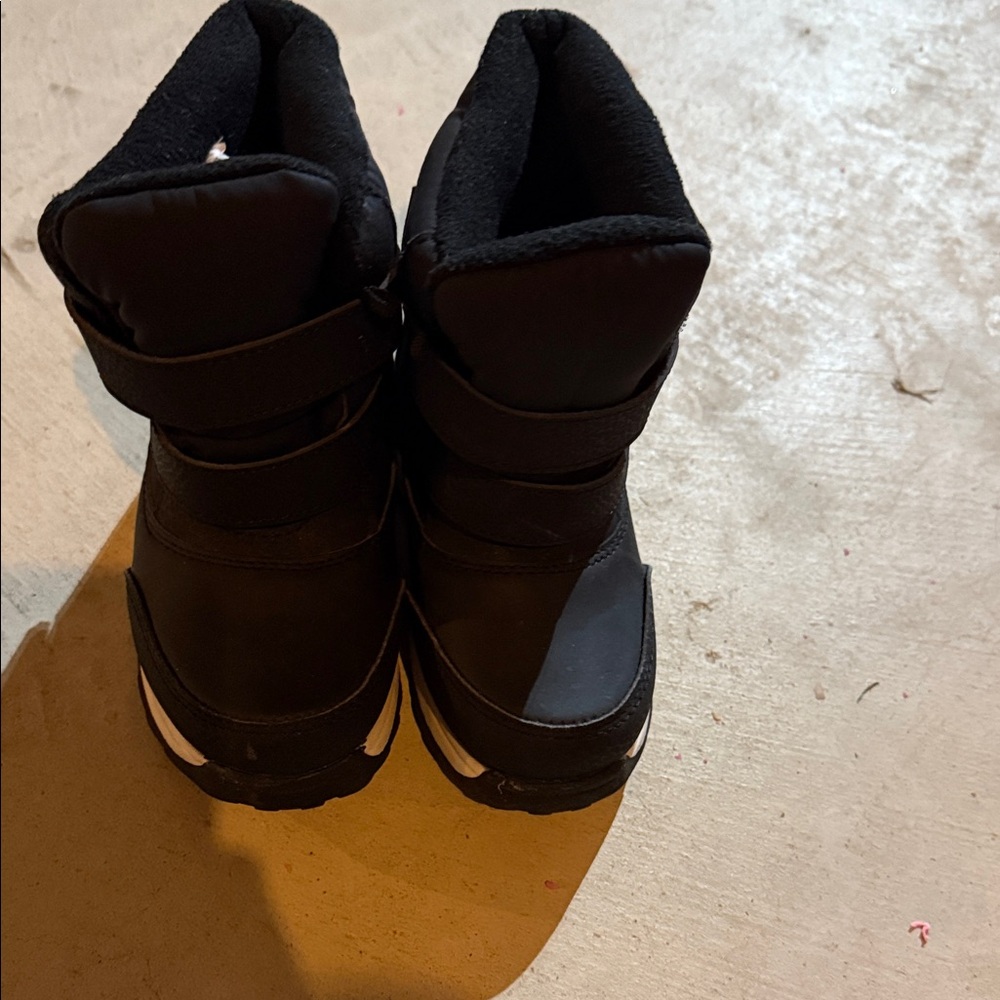 Black/pink Winter Boots